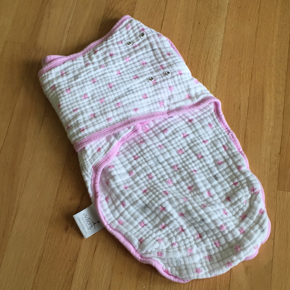 Aden and Anais easy swaddle